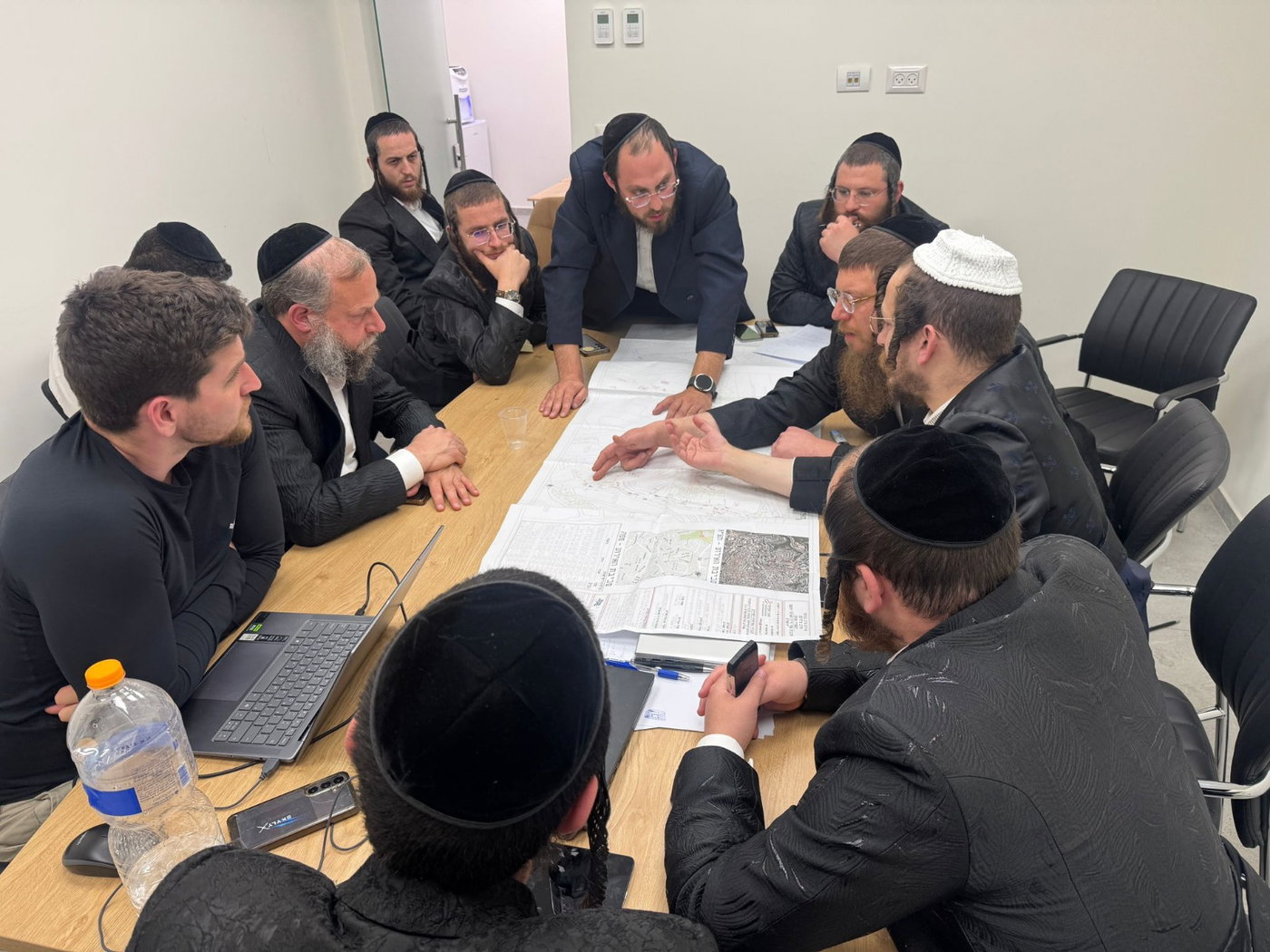 ההדלקה המרכזית בירושלים - איחוד הצלה ערוכים לאבטחת הרבבות