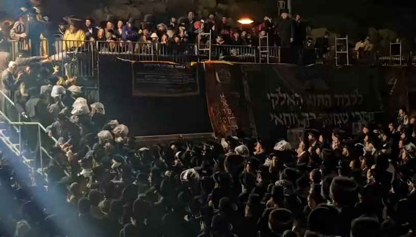 השמחה במעמד של חסידי תולדות אברהם יצחק בביתר