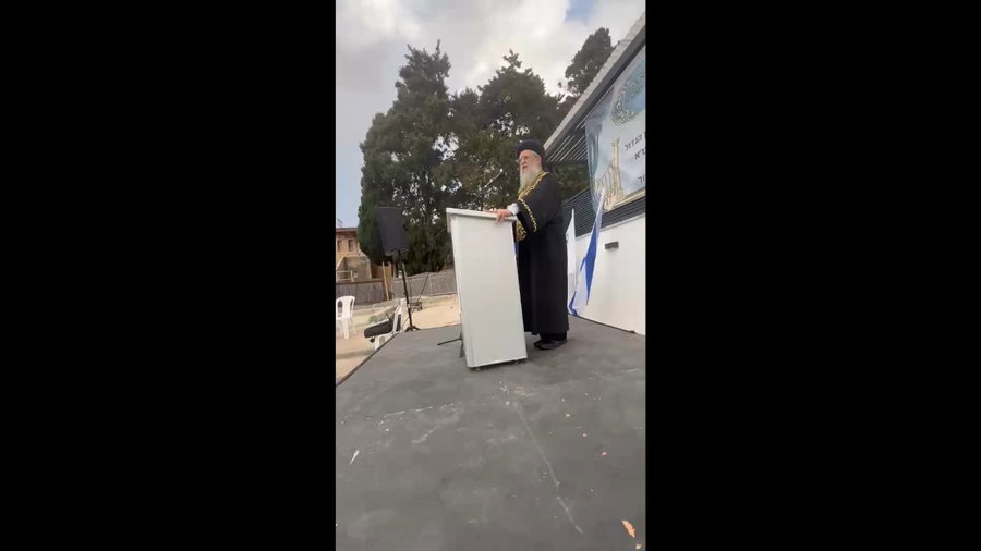 צפו בדברים