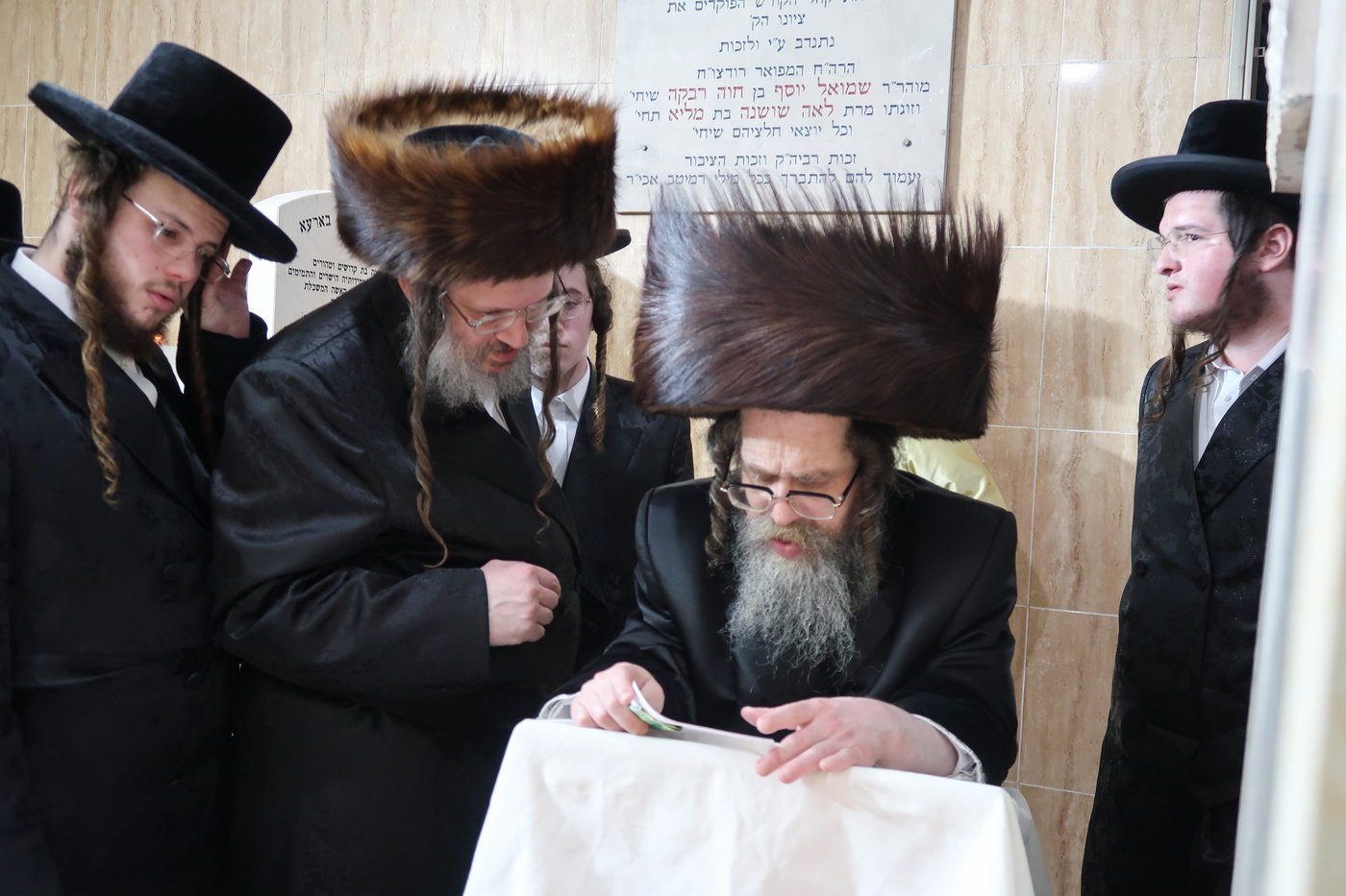 הילולא קדישא בקרעטשניף סיגעט