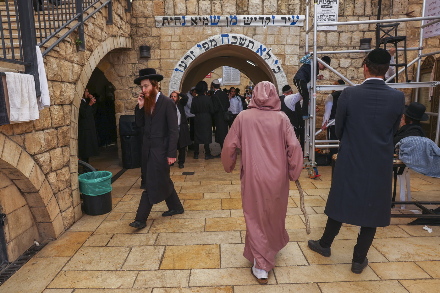 צובעים את העיר וקדיש במירון