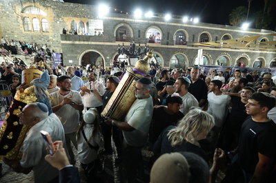הילולת הרבבות של רבי מאיר בעל הנס בטבריה