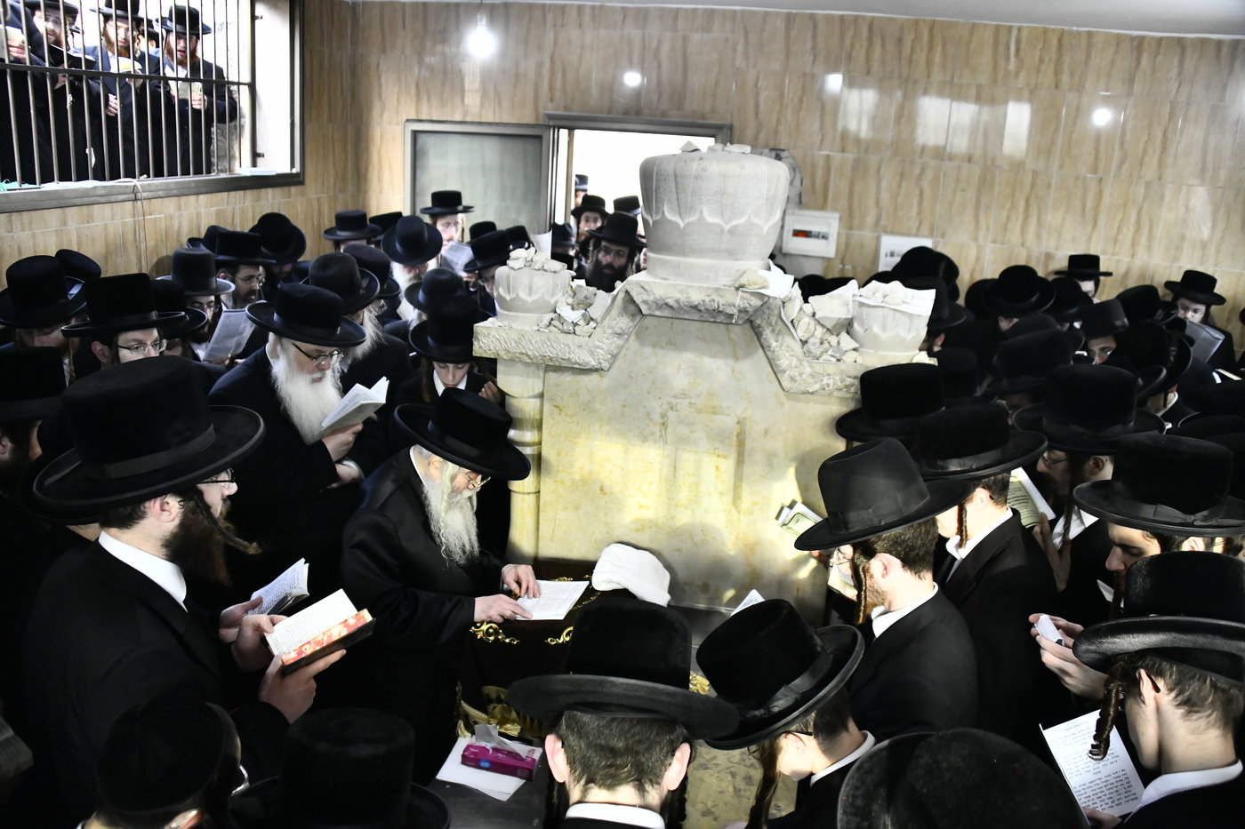 הילולא קדישא בקרעטשניף י-ם