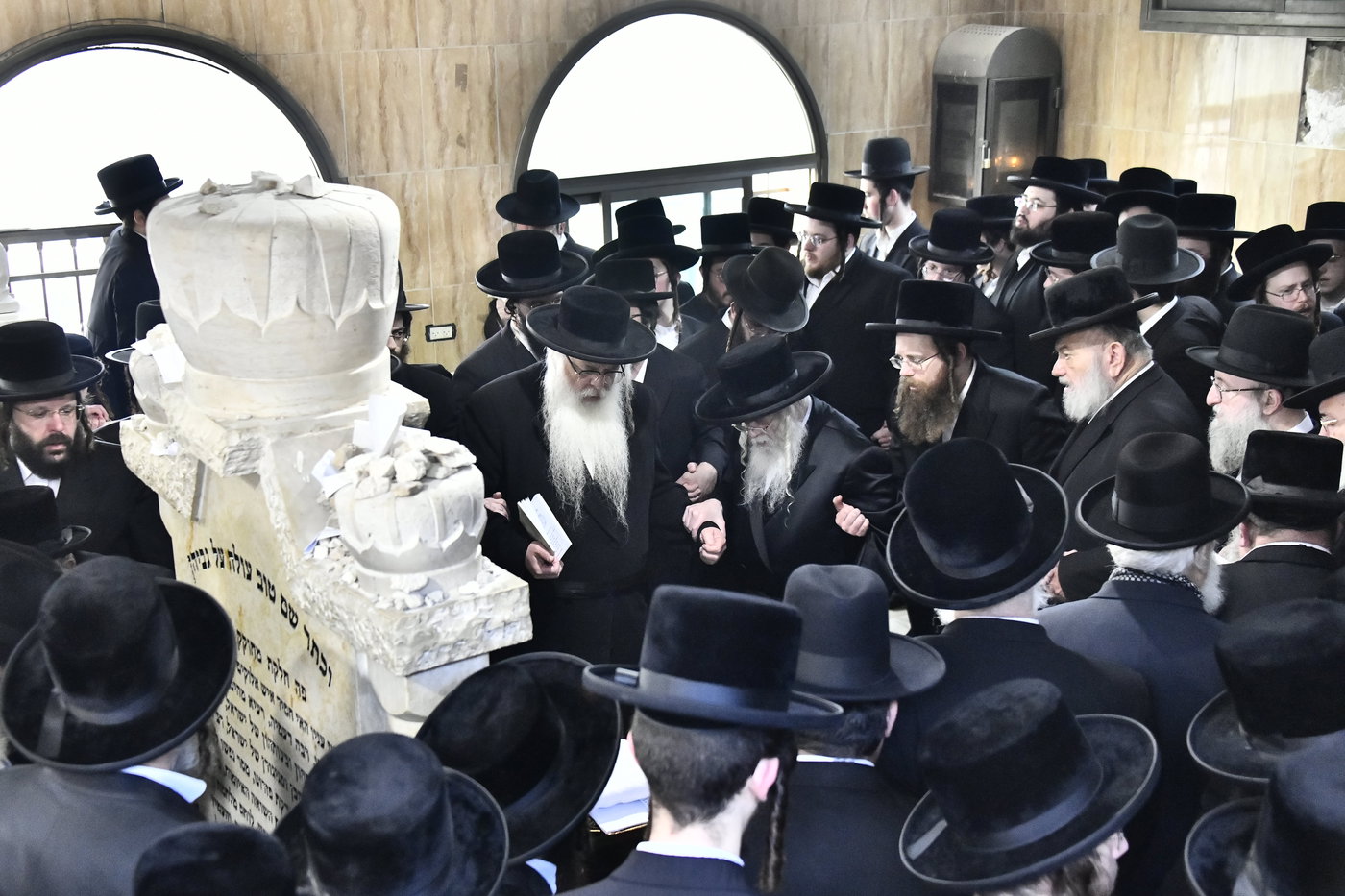 הילולא קדישא בקרעטשניף י-ם