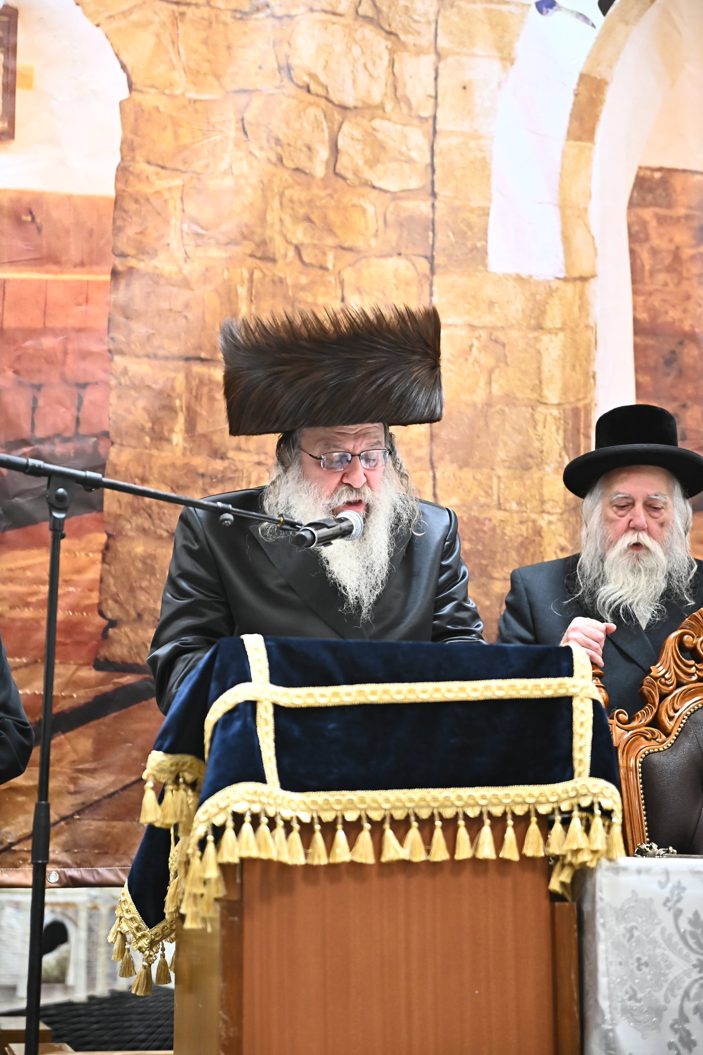 ל"ג בעומר בחצה"ק נדבורנה