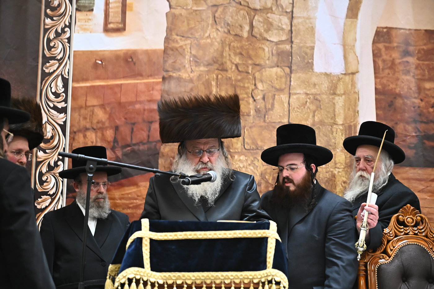 ל"ג בעומר בחצה"ק נדבורנה