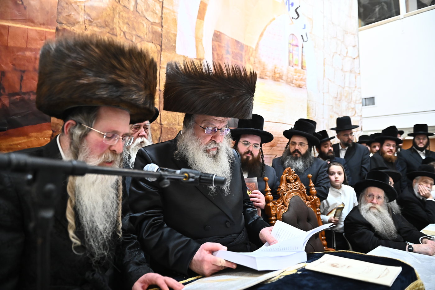 ל"ג בעומר בחצה"ק נדבורנה