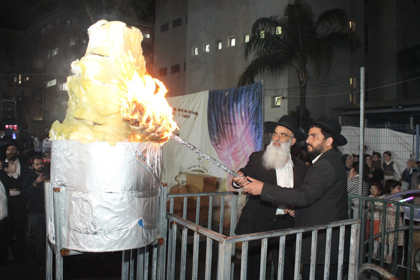 מעמד ההדלקה אצל רבי יוסף משדי