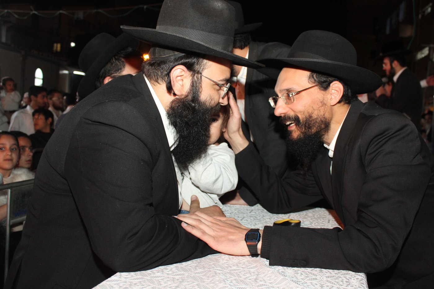 מעמד ההדלקה אצל רבי יוסף משדי