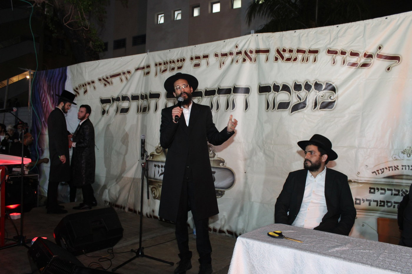 מעמד ההדלקה אצל רבי יוסף משדי