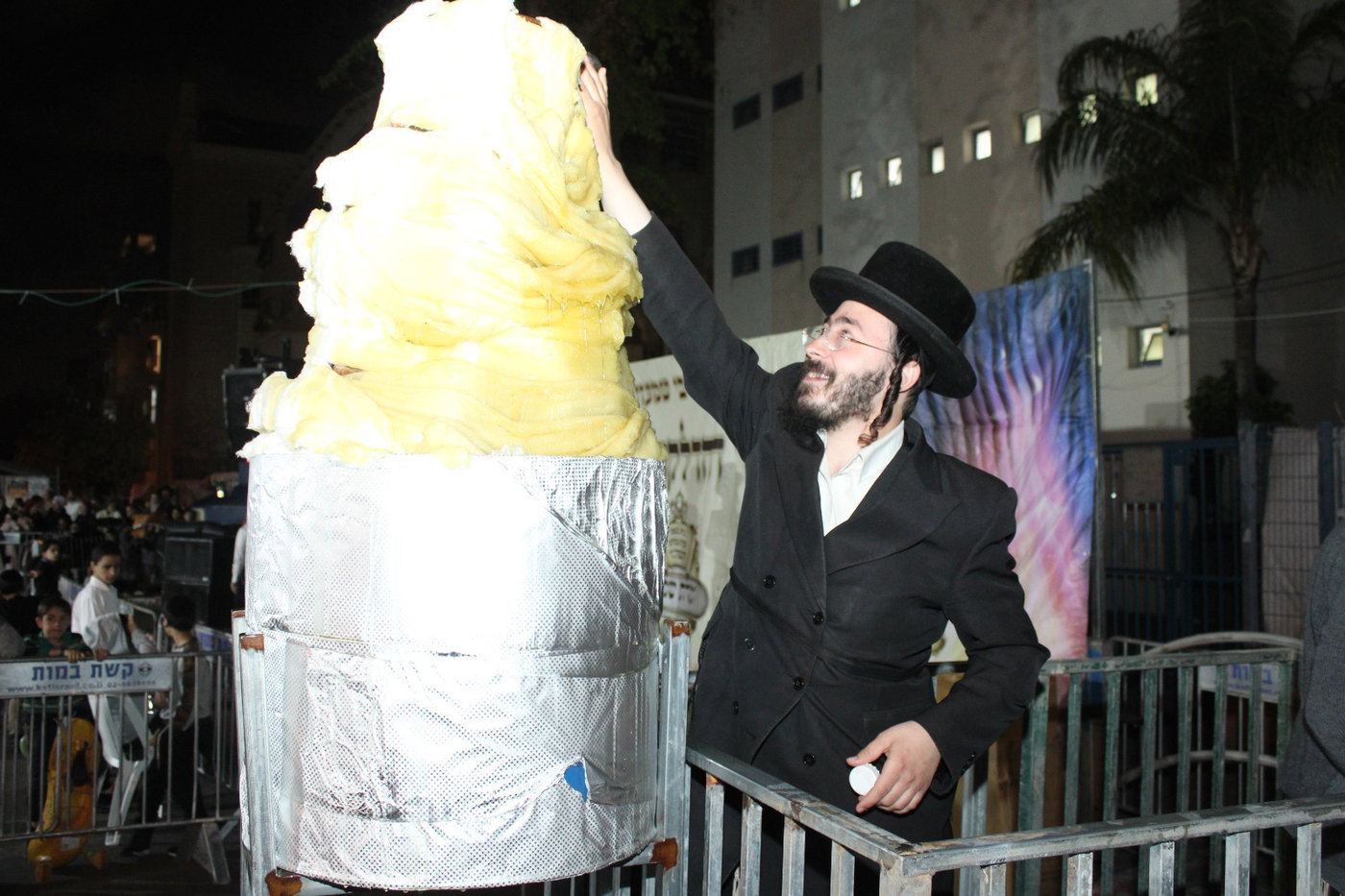 מעמד ההדלקה אצל רבי יוסף משדי
