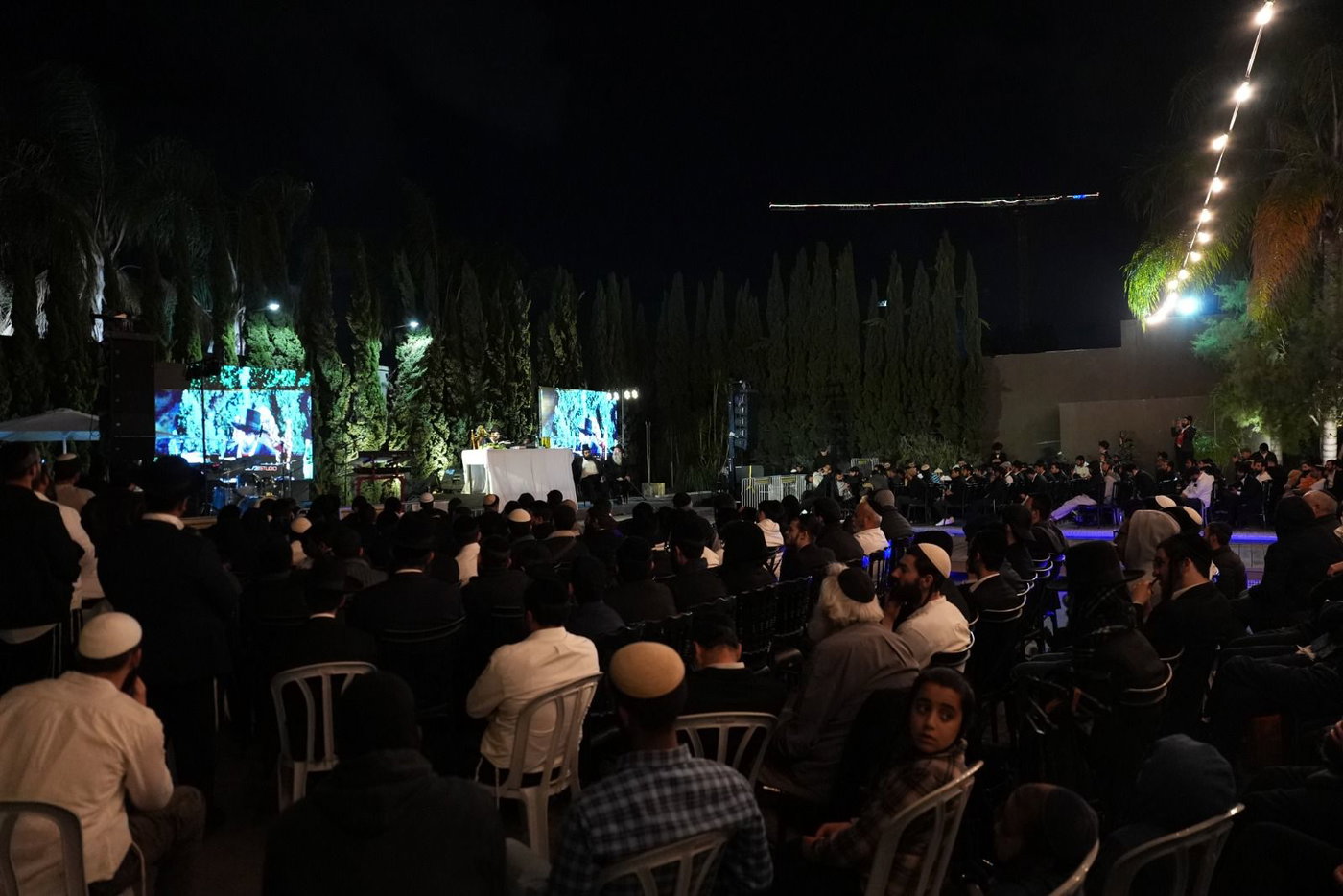 הגאון הינוקא במעמד ההדלקה