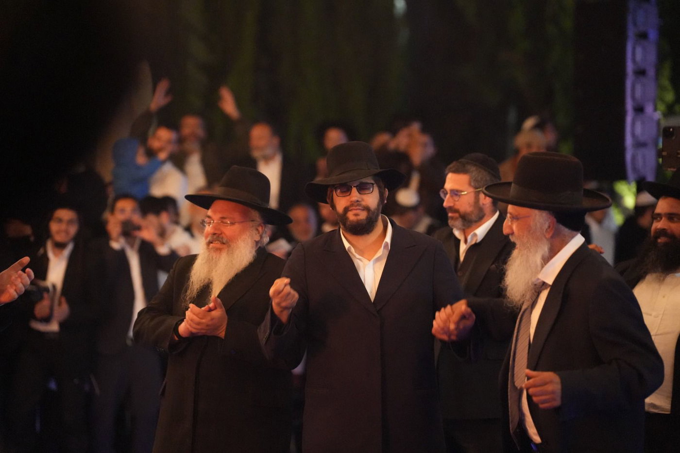 הגאון הינוקא במעמד ההדלקה