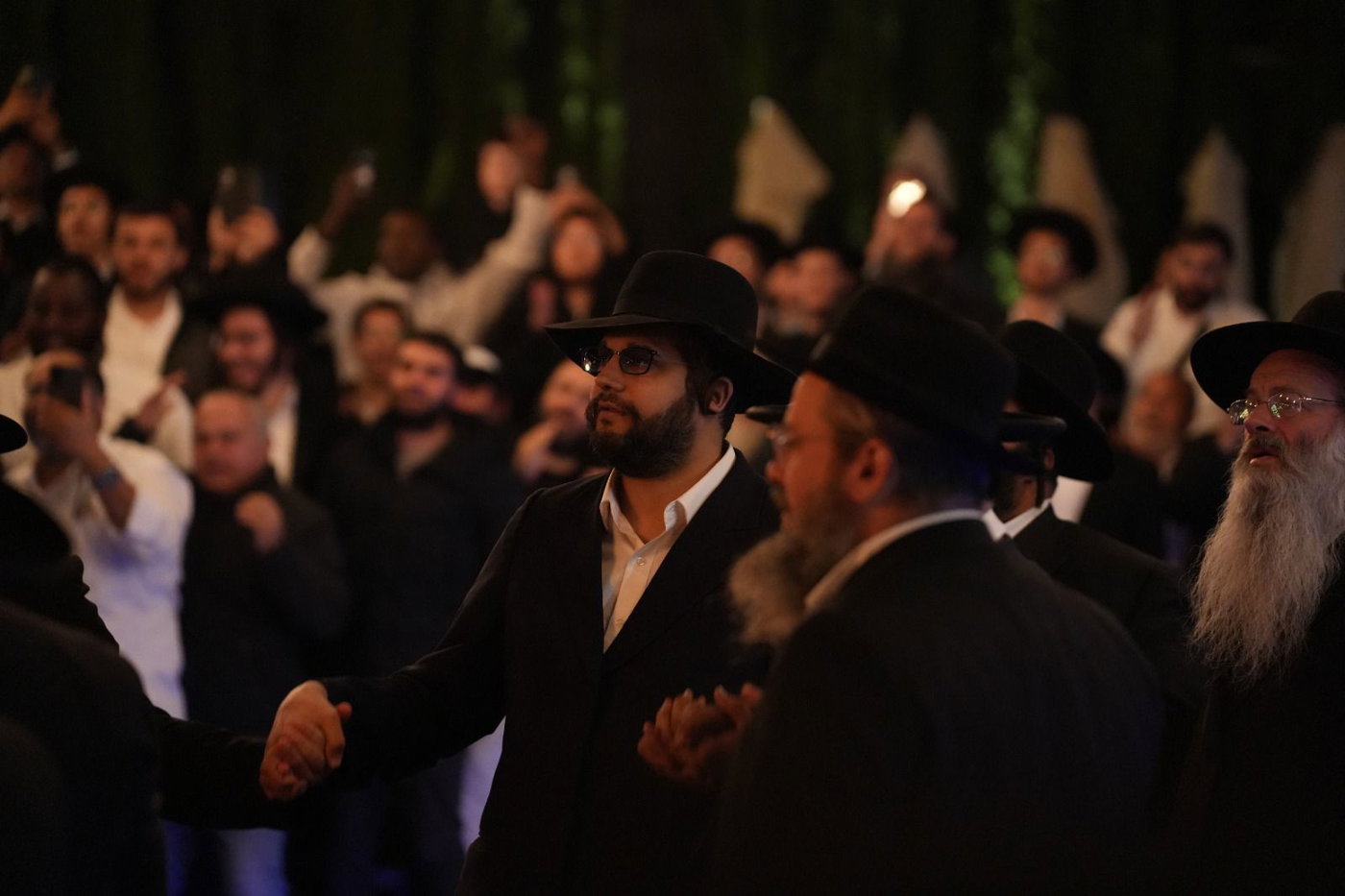 הגאון הינוקא במעמד ההדלקה
