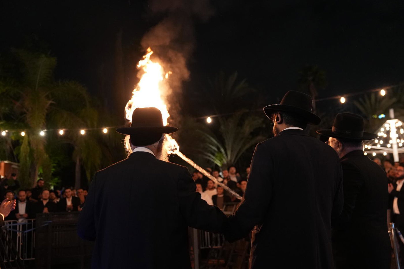 הגאון הינוקא במעמד ההדלקה