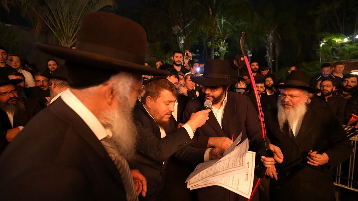הגאון הינוקא במעמד ההדלקה
