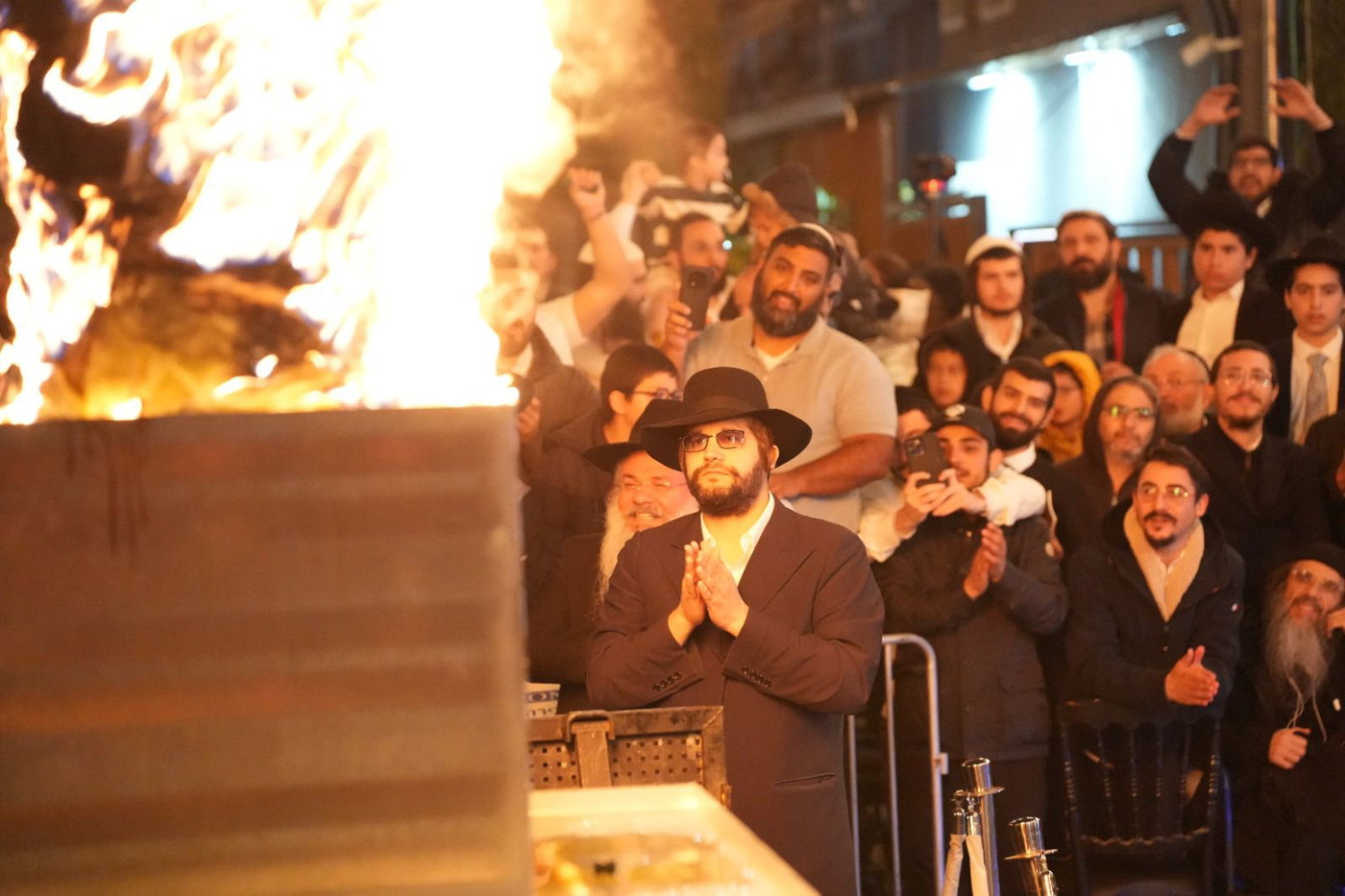הגאון הינוקא במעמד ההדלקה