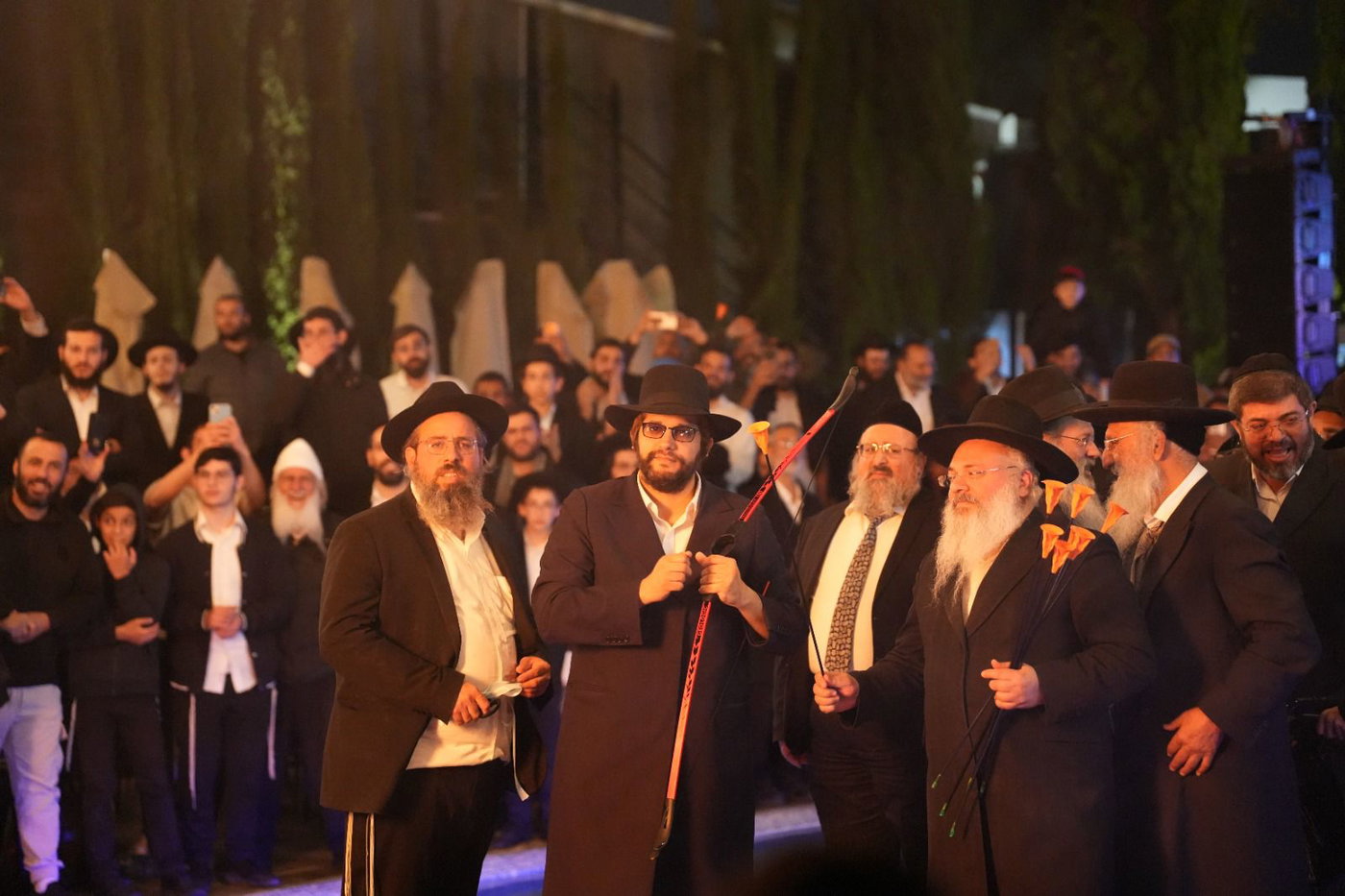 הגאון הינוקא במעמד ההדלקה