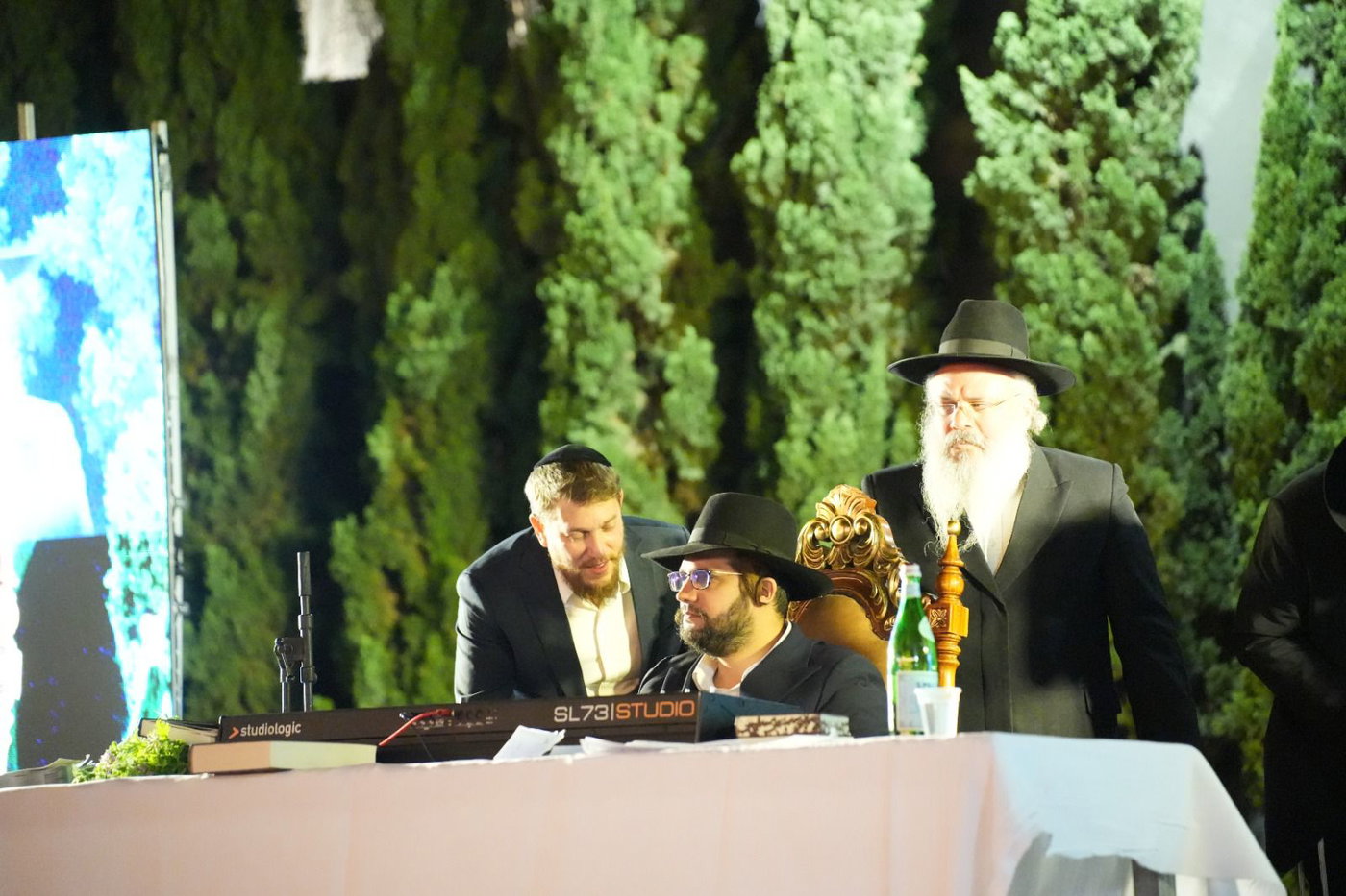 הגאון הינוקא במעמד ההדלקה
