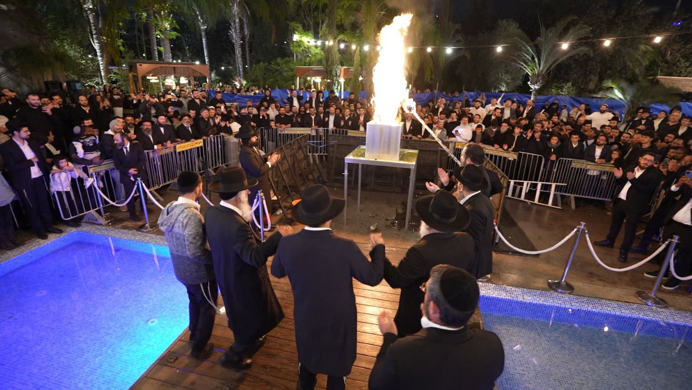 הגאון הינוקא במעמד ההדלקה