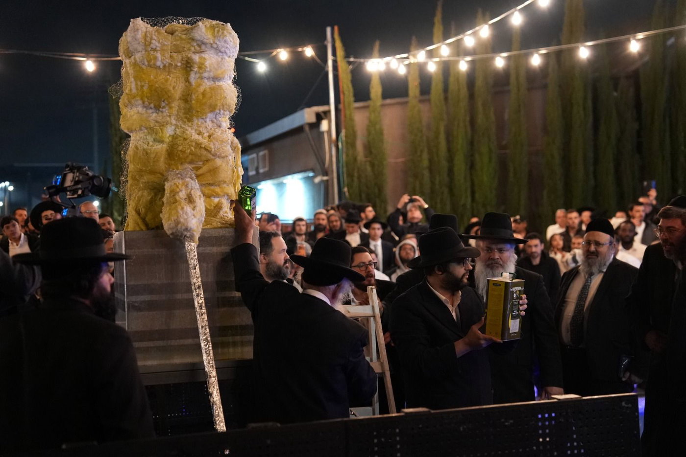 הגאון הינוקא במעמד ההדלקה