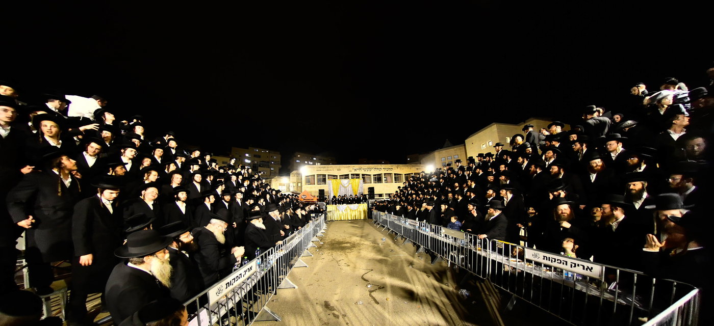 האדמו"ר מזוועהיל בטיש ל"ג בעומר