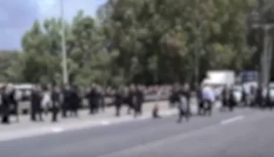 חסימת כביש החוף: הנוסעים למירון - ירדו וחסמו את הירידה לזכרון יעקב וצומת מגידו