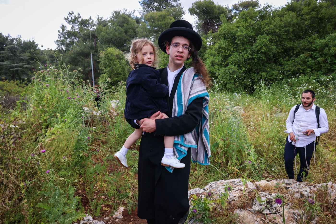 יהודים ביערות ביום ל"ג בעומר בדרך למירון