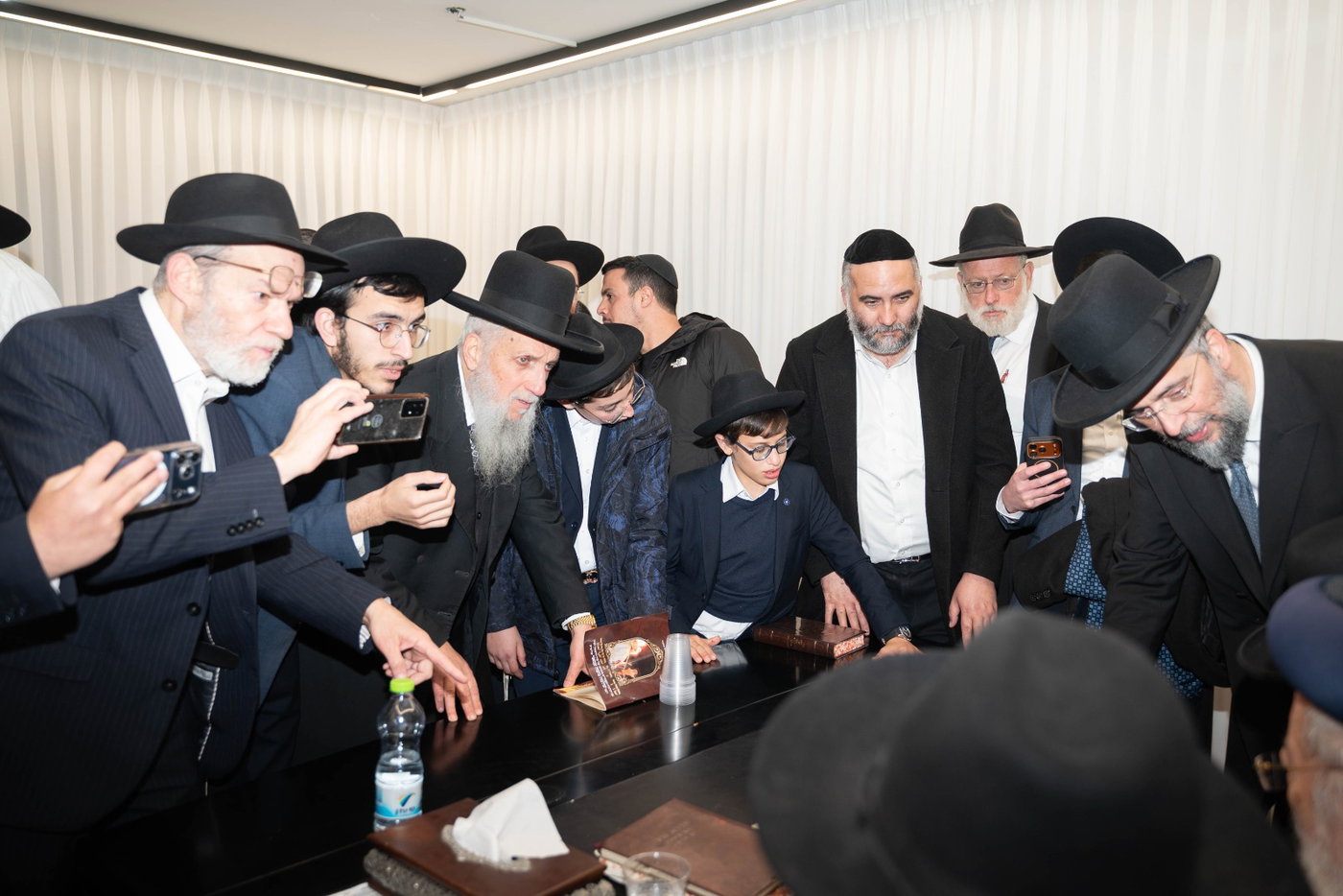 מעמד ההדלקה אצל הגרש"מ עמאר