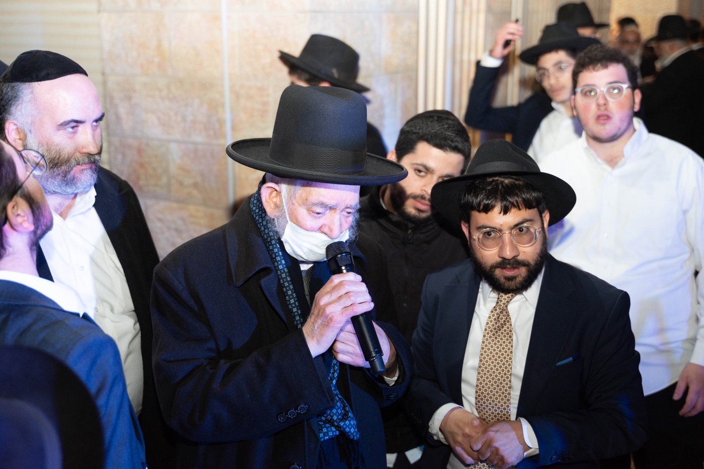 מעמד ההדלקה אצל הגרש"מ עמאר