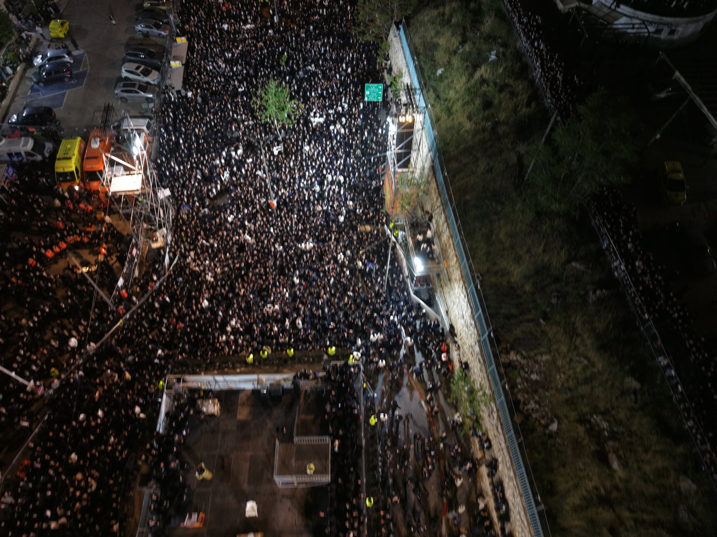 תיעוד רחפן ממעמד ההדלקה של רבי אלימלך בידרמן
