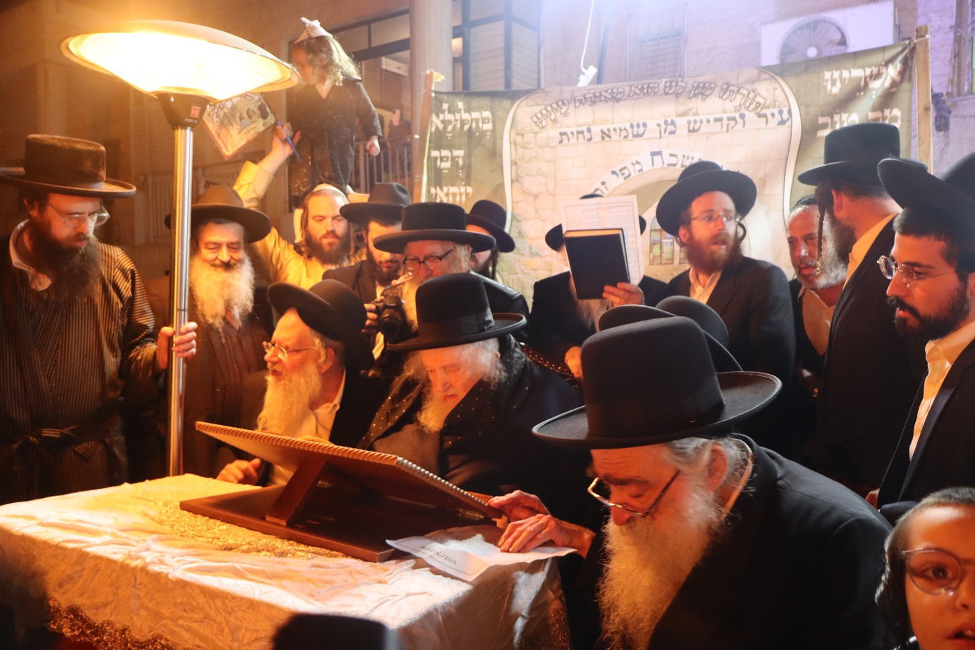 ל"ג בעומר אצל הגר"מ שטרנבוך