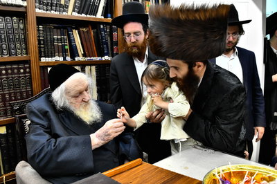 ל"ג בעומר אצל הגר"מ שטרנבוך