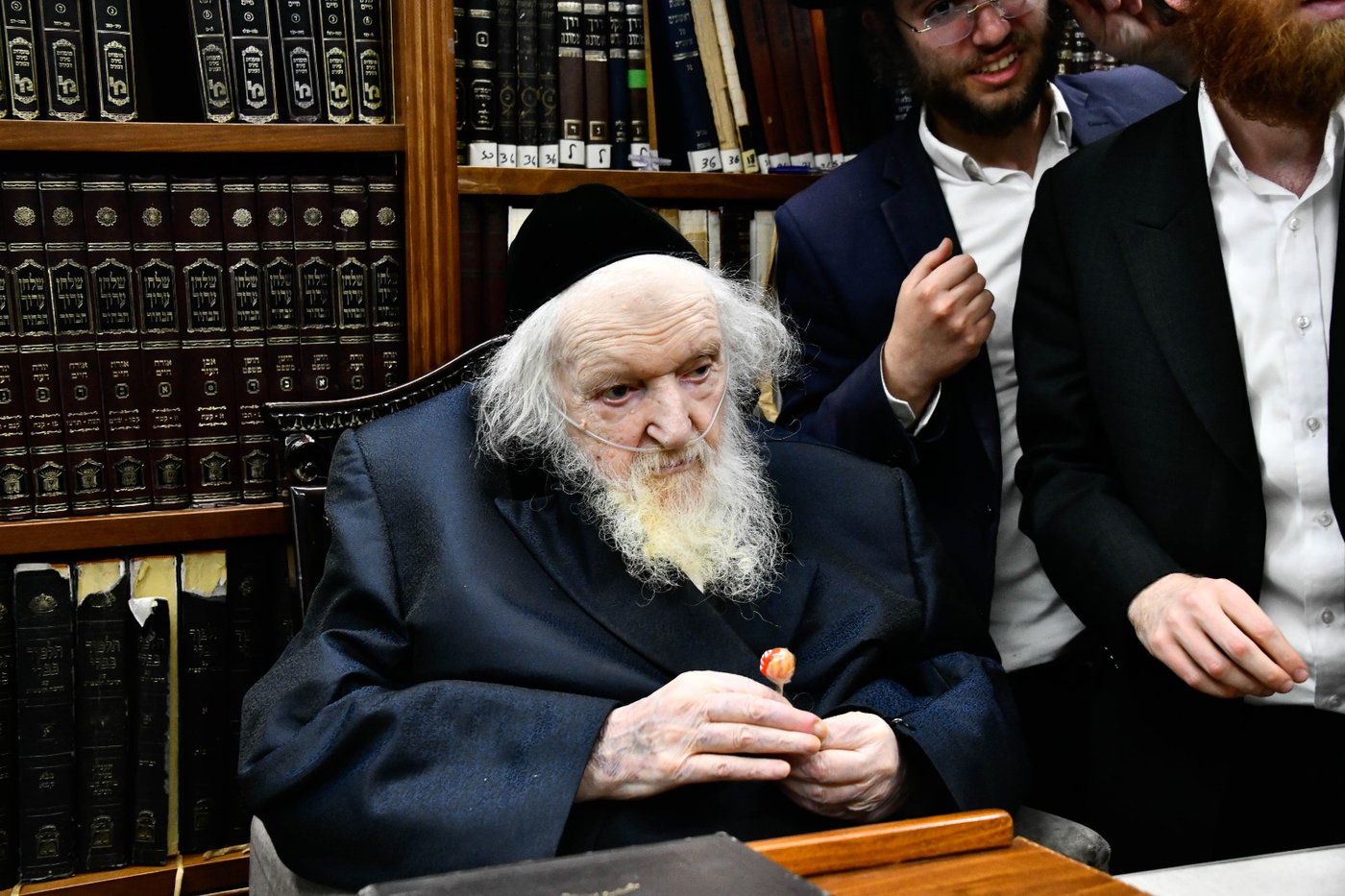 ל"ג בעומר אצל הגר"מ שטרנבוך
