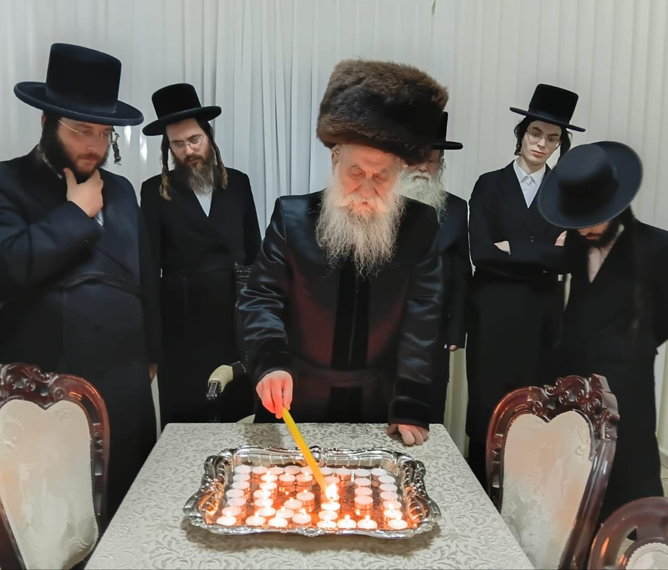 ל"ג בעומר בחצה"ק בוטושאן
