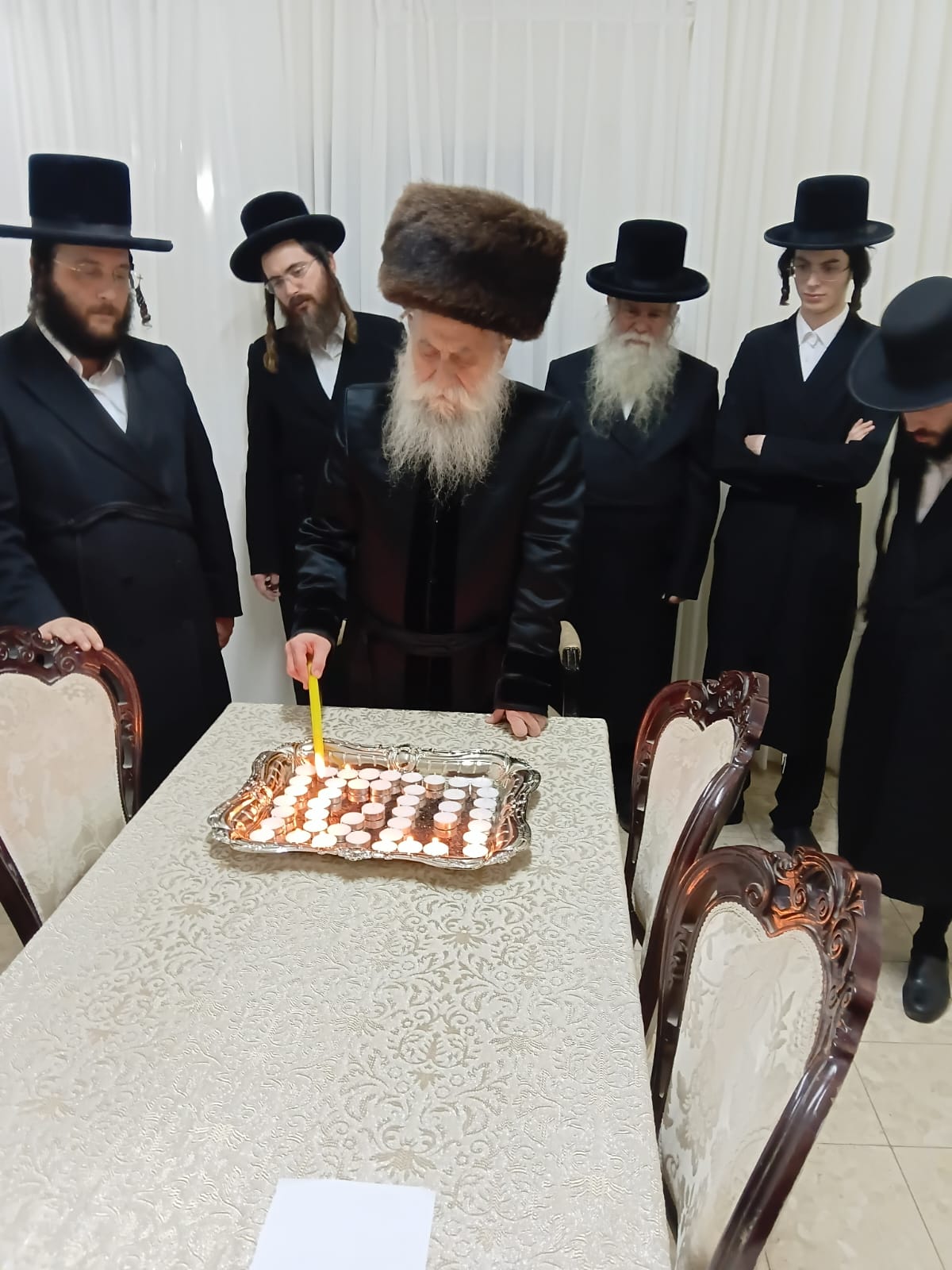 ל"ג בעומר בחצה"ק בוטושאן