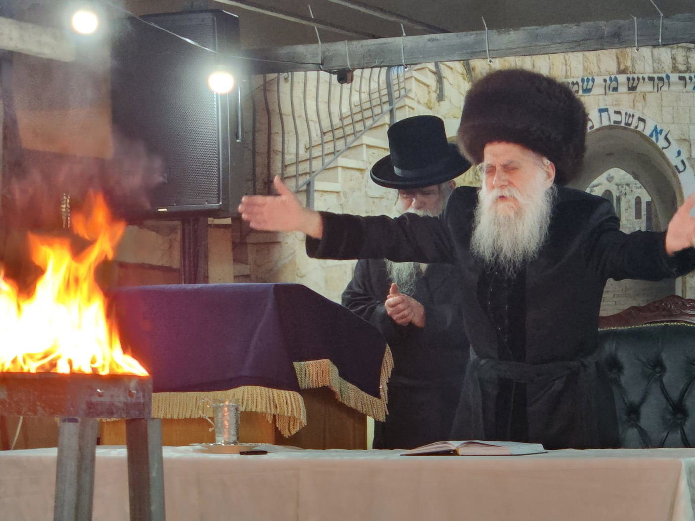 ל"ג בעומר בחצה"ק בוטושאן