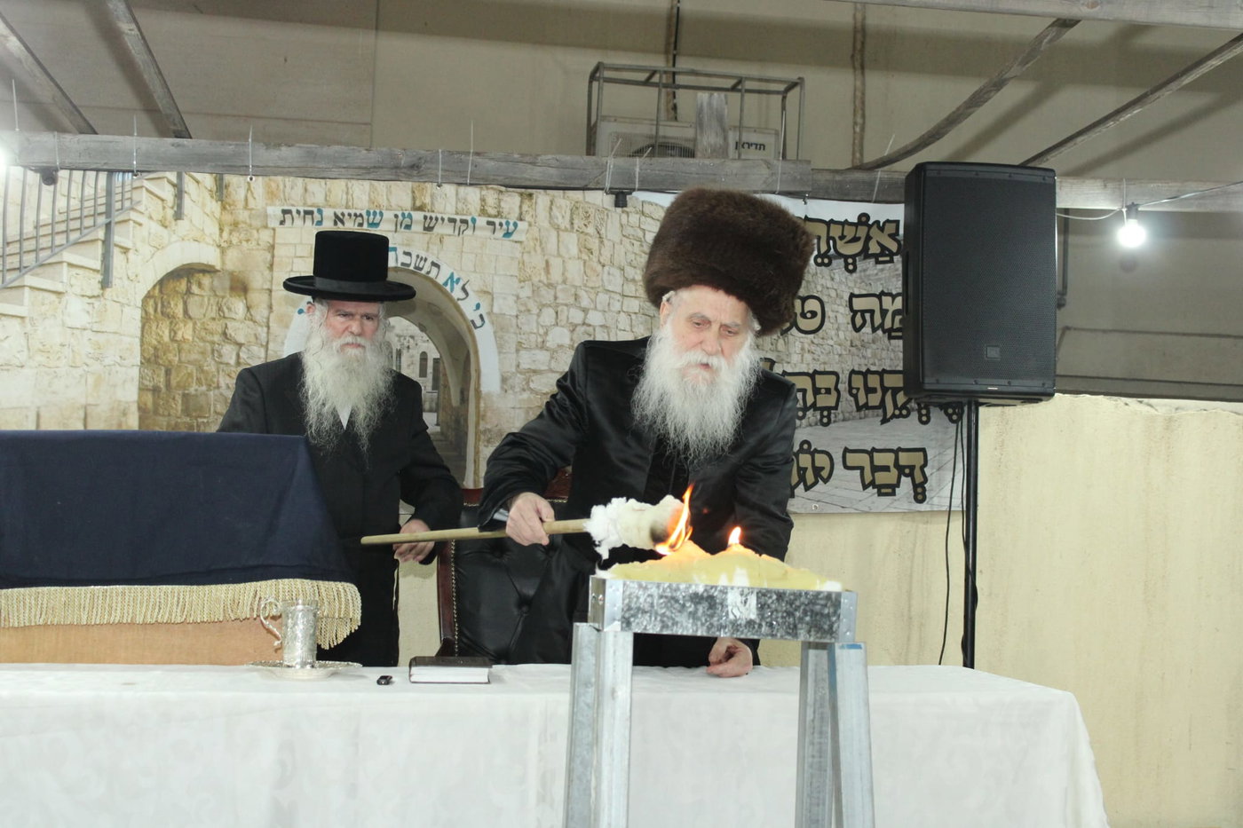 ל"ג בעומר בחצה"ק בוטושאן