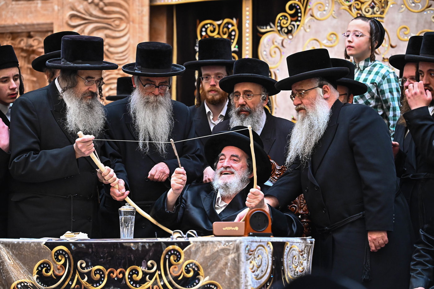 האדמו"ר מויז'ניץ ביריית חץ וקשת