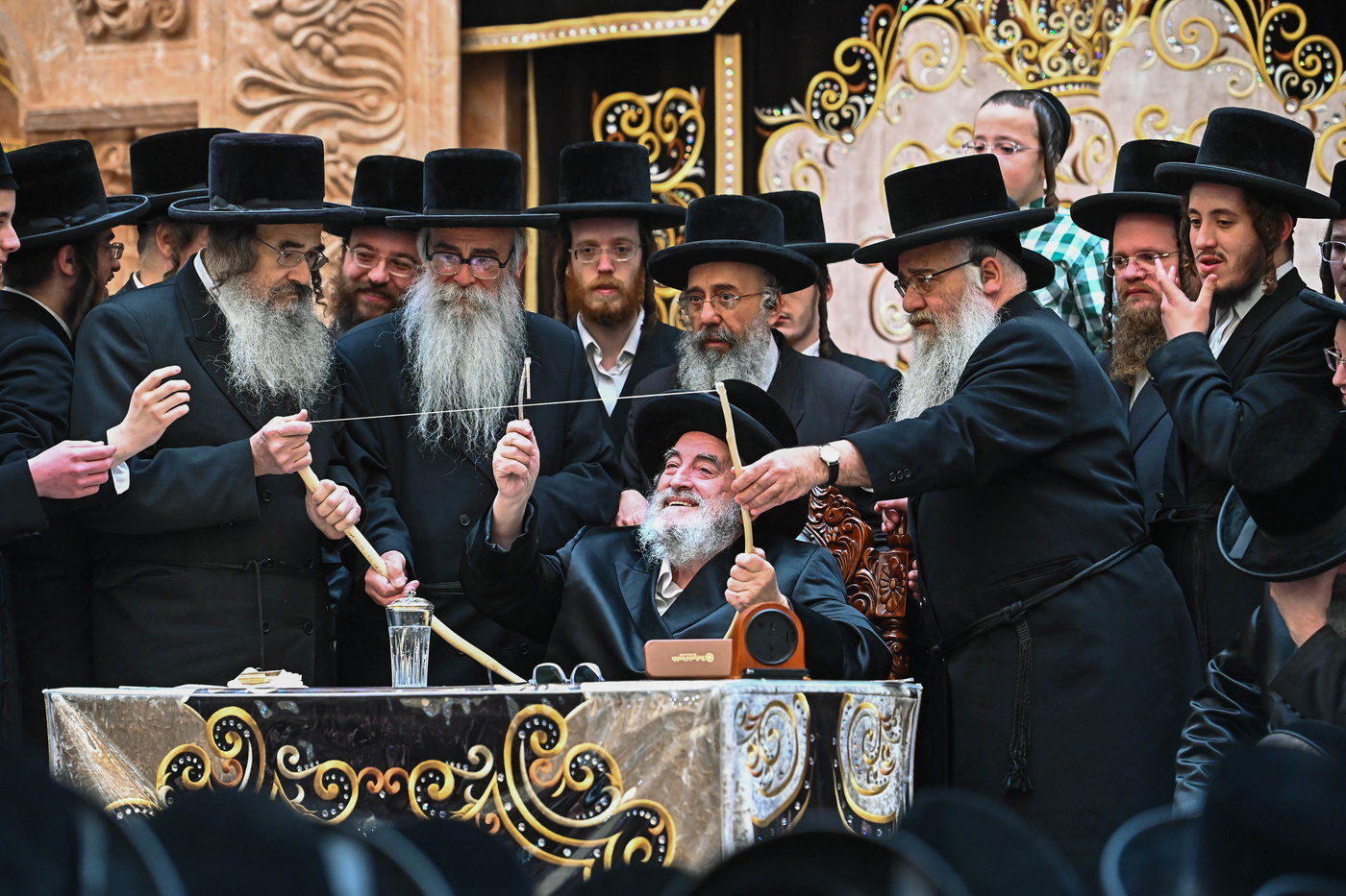 האדמו"ר מויז'ניץ ביריית חץ וקשת