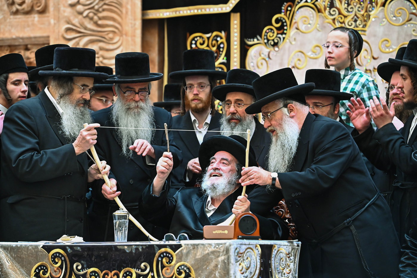 האדמו"ר מויז'ניץ ביריית חץ וקשת