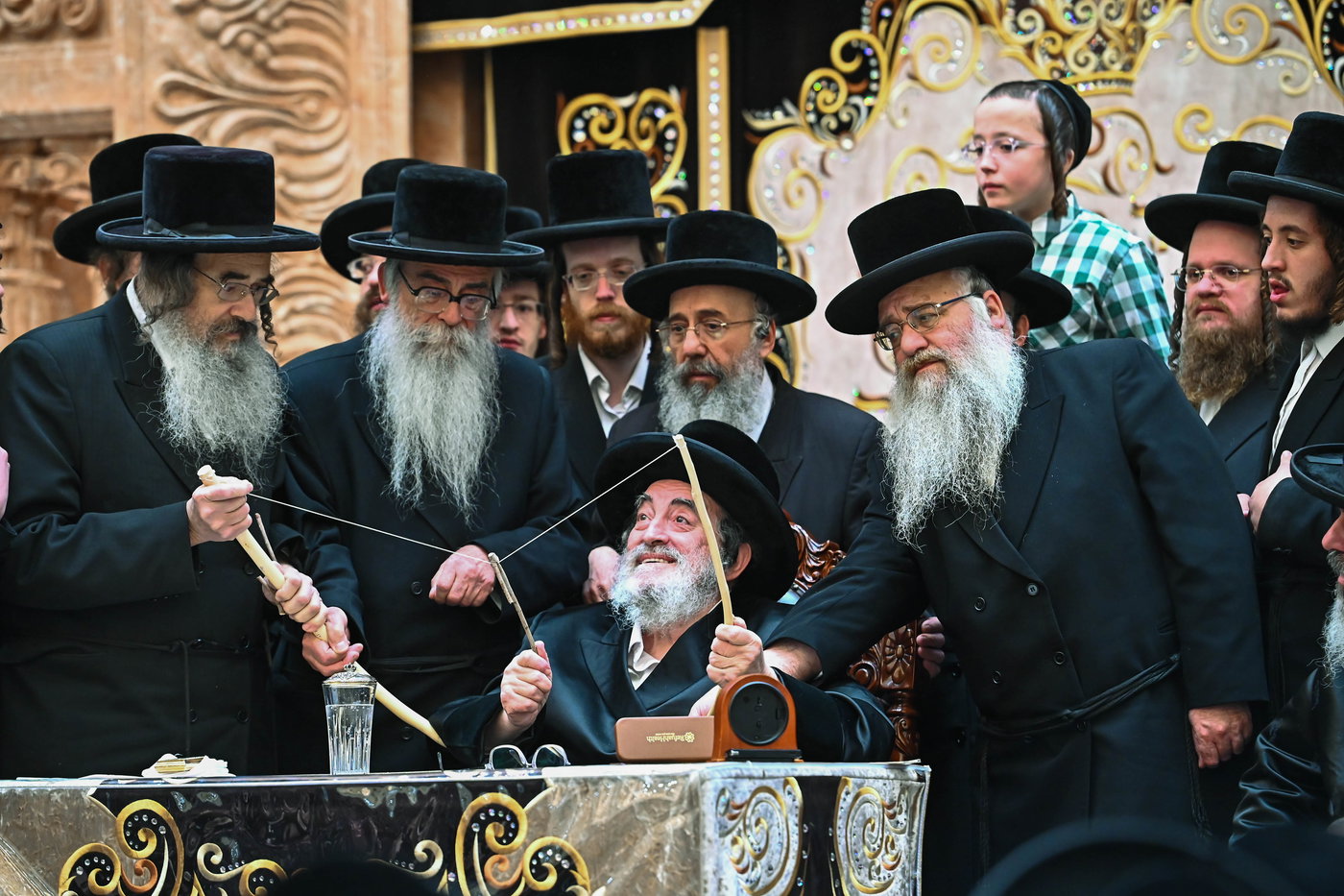 האדמו"ר מויז'ניץ ביריית חץ וקשת