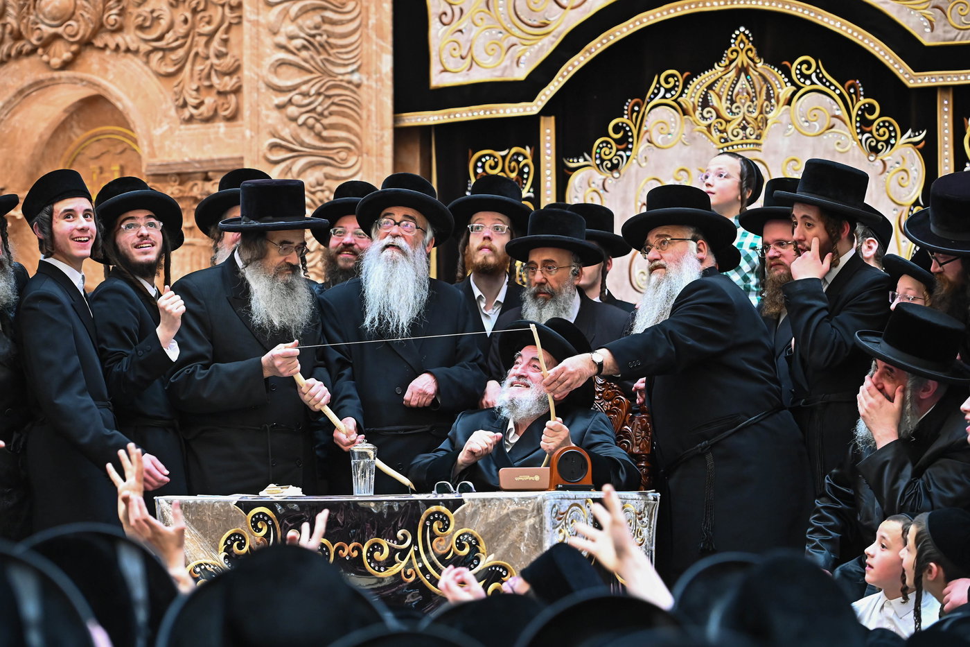 האדמו"ר מויז'ניץ ביריית חץ וקשת
