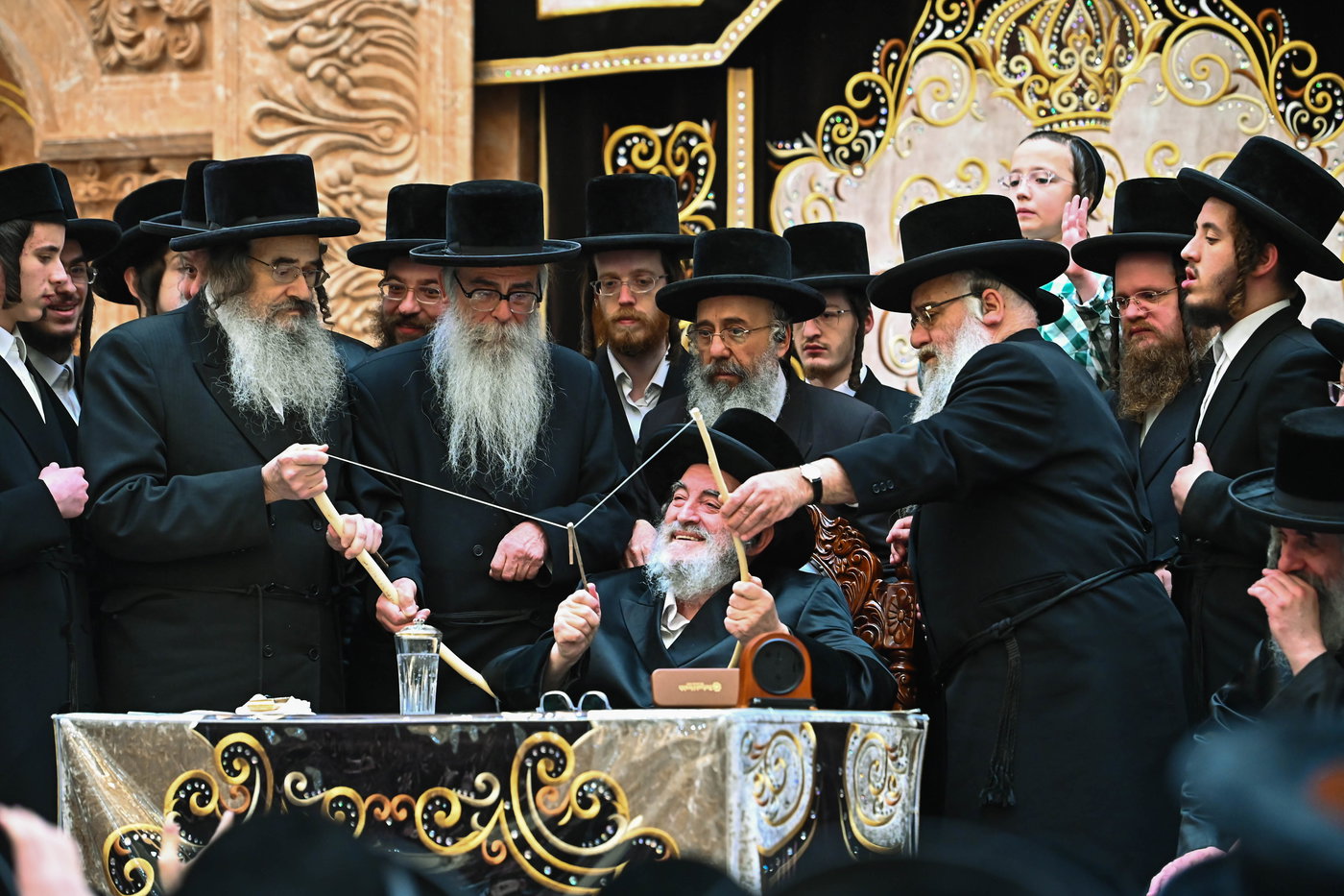 האדמו"ר מויז'ניץ ביריית חץ וקשת
