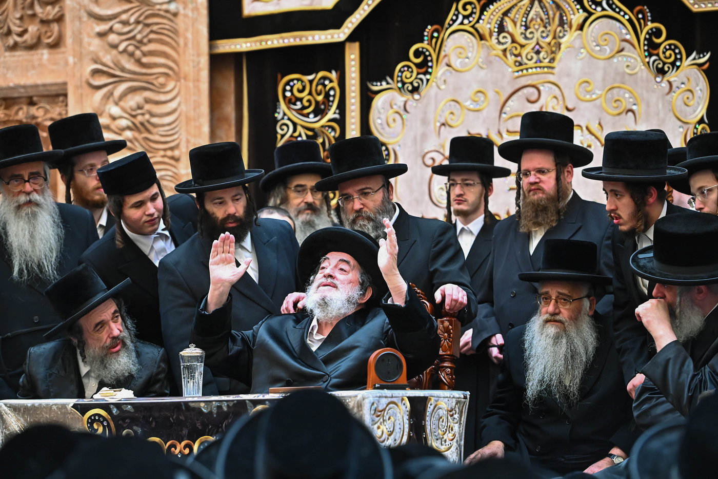 האדמו"ר מויז'ניץ ביריית חץ וקשת
