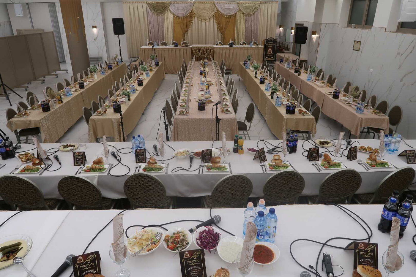 האדמו"ר מסערט ויז'ניץ בטיש פסח שני