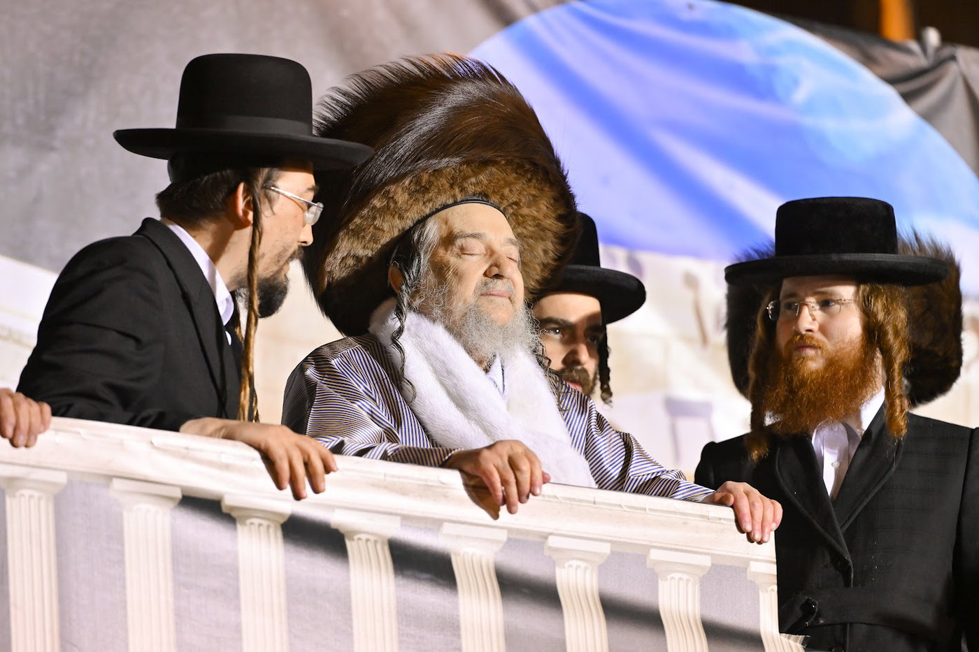 מעמד ההדלקה אצל הגרי"מ שכטר