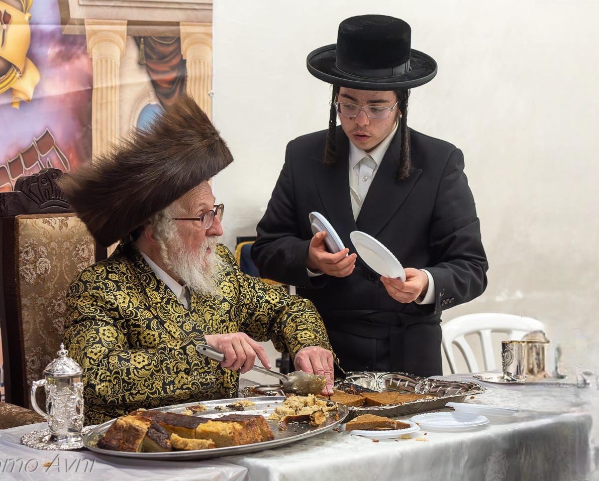 ל"ג בעומר בחצה"ק זלאטשוב