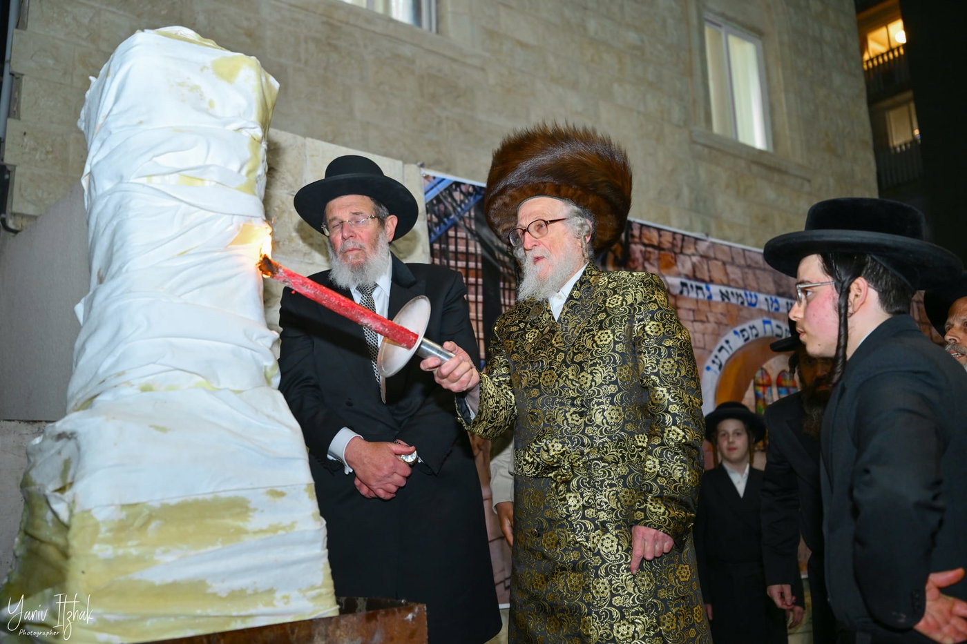 ל"ג בעומר בחצה"ק זלאטשוב