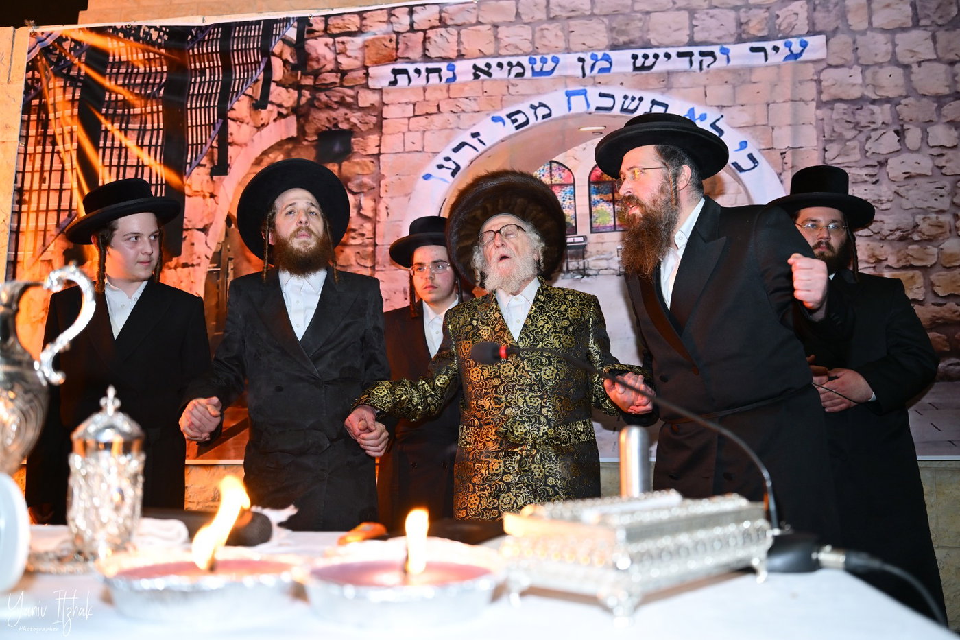 ל"ג בעומר בחצה"ק זלאטשוב